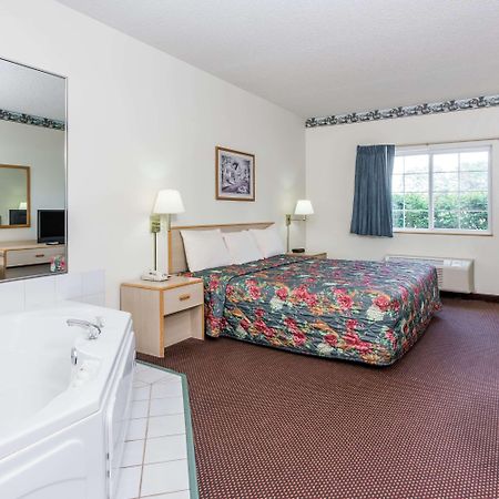 Super 8 By Wyndham イーグル・リバー エクステリア 写真