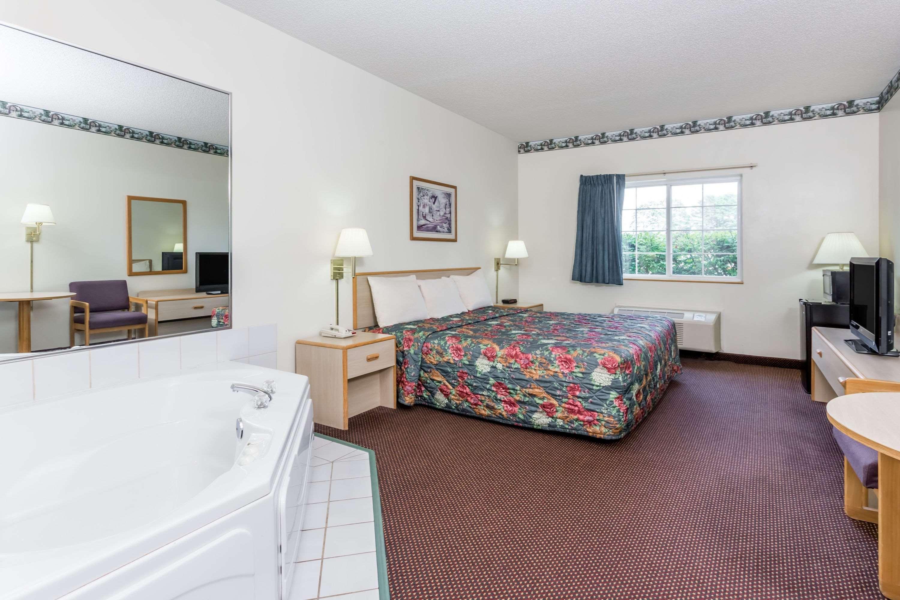 Super 8 By Wyndham イーグル・リバー エクステリア 写真