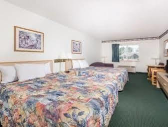 Super 8 By Wyndham イーグル・リバー エクステリア 写真