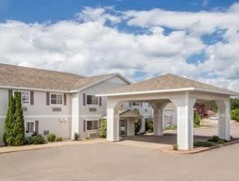Super 8 By Wyndham イーグル・リバー エクステリア 写真