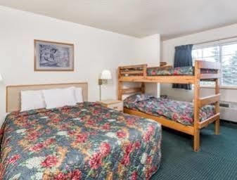 Super 8 By Wyndham イーグル・リバー エクステリア 写真